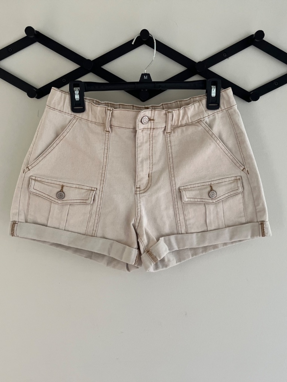 TIME AND TRU— Jean cargo shorts, Khaki color, size 8 - Picture 4 of 4